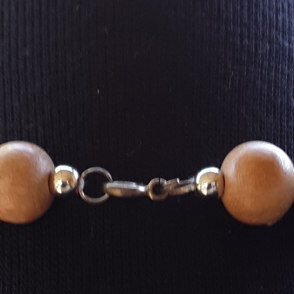 Wooden Bead Necklace With Wooden Stretch Bracelet Set of 2 Preowned - Picture 13 of 15